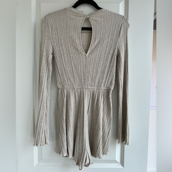 NWOT Urban Outfitters Romper - Picture 2 of 2